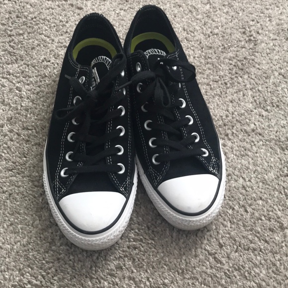 Converse All Star tennis shoes - Picture 4 of 6